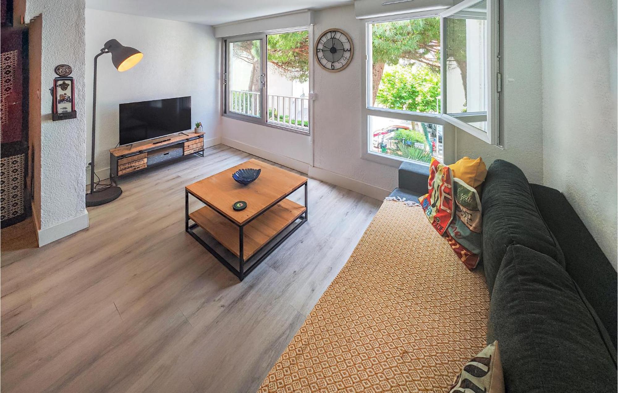 Gorgeous In With Kitchen Apartment